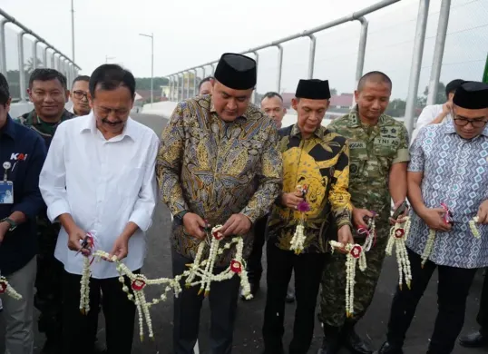 Bupati Bogor, meresmikan flyover dan JPO di Kecamatan Tenjo. (Sumber: Pemkab Bogor)