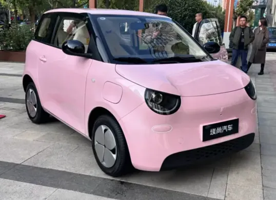 Wuling memperkenalkan Aishang A100C, city car listrik empat penumpang dengan harga mulai Rp90 jutaan. (Sumber: Carnewschina)