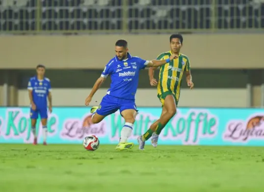 Potret pemain Persib Bandung, Luciano Guaychocea. (Sumber: Persib)