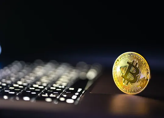 Berikut daftar rekomendasi aplikasi leverage crypto terbaik pada 2025. (Sumber: Freepik/@pvproductions)