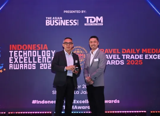 Direktur Utama Infomedia, Eddy Sofryano menerima Penghargaan Indonesia Technology Excellence Award for Emerging Technology 2025 di Ballroom Hotel Shangrilla Jakarta, pada Kamis, 9 Oktober 2025. (Sumber: Corcom Telkom)