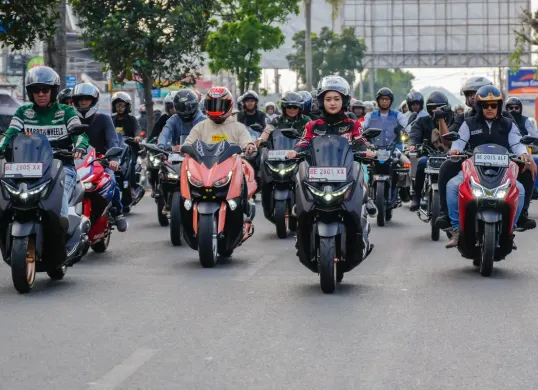 Ratusan pengendara mengikuti Sunmori MAXi Ride & Pride di Bandar Lampung. (Sumber: YIMM)