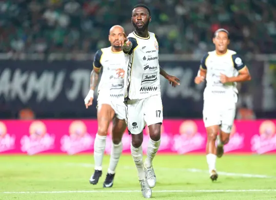 Potret pemain Persija Jakarta, Allano Lima saat melakukan selebrasi. (Sumber: Persija Jakarta)