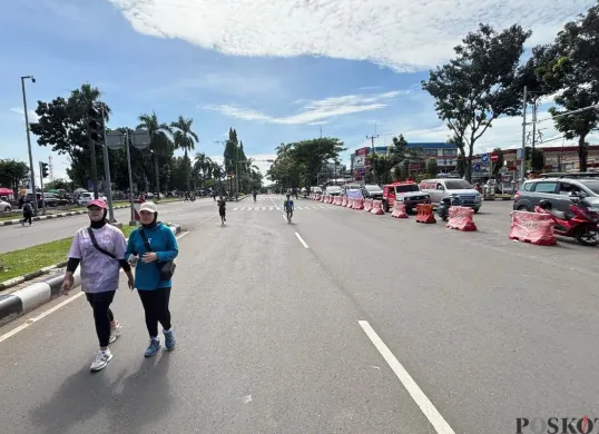 CFD di Jalan Tegar Beriman, Cibinong, Kabupaten Bogor, disambut antusias warga, Minggu, 26 Oktober 2025. (Sumber: Poskota/Giffar Rivana)