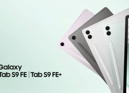 Samsung Galaxy Tab S9 FE dengan mode DeX aktif, tampil seperti laptop mini yang siap mendukung produktivitas kapan saja. (Sumber: Dok/Samsung)