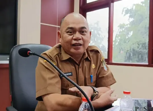Sekretaris Disdik Kota Bekasi, Warsim Suryana. (Sumber: POSKOTA | Foto: Nurpini Aulia Rapika)