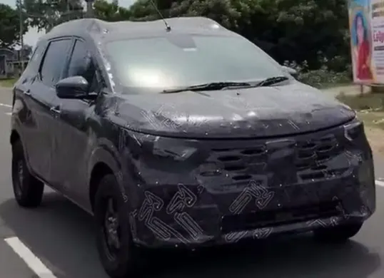 Kamuflase mobil terbaru Nissan dengan model MPV 7-seater baru berbasis Renault Triber untuk pasar India. (Sumber: Dok. Istimewa)