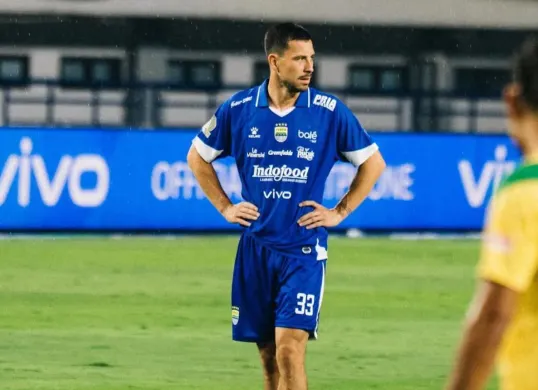 Kondisi membaik, Thom Haye kemungkinan kembali main di laga Persib Bandung vs Persis Solo. (Sumber: Instagram/@thomhaye)