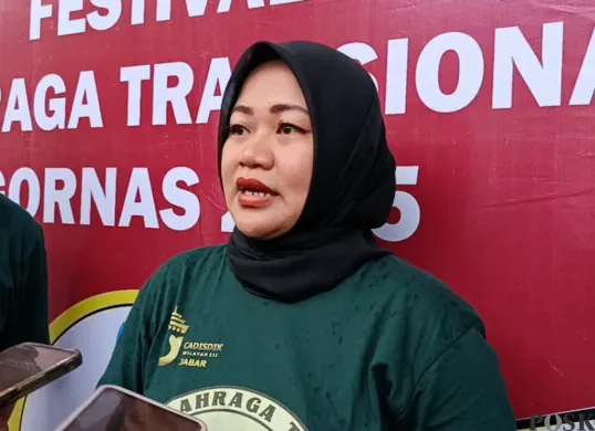 Kepala Kantor Cabang Dinas (KCD) Wilayah III Dinas Pendidikan Jawa Barat, Rina Parlina. (Sumber: POSKOTA | Foto: Nurpini Aulia Rapika)