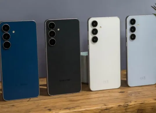 Galaxy S25 FE menghadirkan performa flagship dalam harga yang lebih terjangkau. (Sumber: Dok/Samsung)