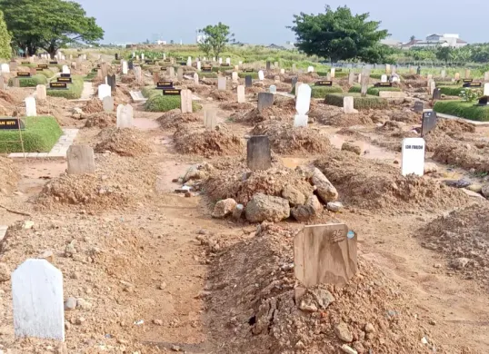 Tanah urugan di makam TPU Tegal Alur, Kalideres, Jakarta Barat. (Sumber: Istimewa)