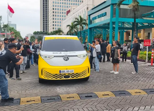 ID.Buzz tawarkan kemewahan khas VW di tengah dominasi merek China. (Sumber: Poskota/Erwan Hartawan)
