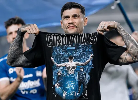 Ciro Alves dirumorkan kembali ke Persib Bandung pada putaran kedua Super League 2025/2026. (Sumber: Instagram/@cirooficial)