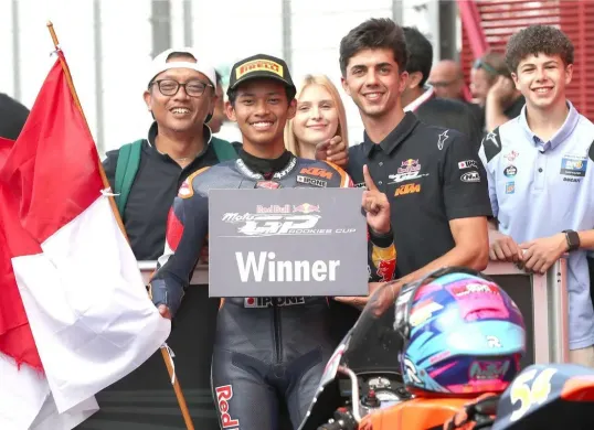 Pebalap muda Veda Ega Pratama berhasil memenangi Red Bull Rookies Cup 2025 di Sirkuit Mugello, Italia. (Sumber: Instagram/@veda_54)