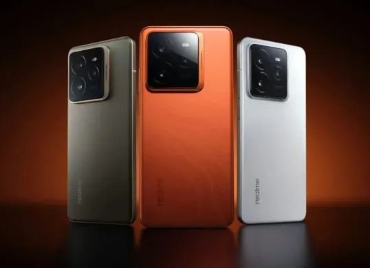 Realme GT8 Pro tampil menawan dengan desain premium dan kamera hasil kolaborasi Ricoh yang siap menyaingi kualitas kamera profesional. (Sumber: Dok/Realme)