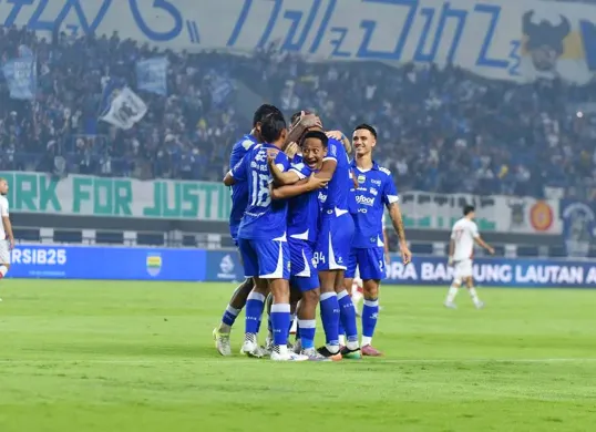 Potret pemain Persib Bandung saat merayakan gol. (Sumber: Persib)