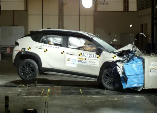 Mobil Suzuki Fronx meraih rating lima bintang dalam uji tabrak ASEAN NCAP 2025 dengan skor total 77,70 poin. (Sumber: Dok. Suzuki)