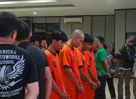 Empat tersangka provokator upaya penyarangan Mako Satlat Brimob Cikeas ditangkap polisi. (Sumber: Poskota/Giffar Rivana)