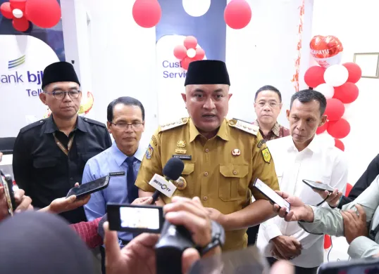 Bupati Bogor Rudy Susmanto memaparkan bahwa rekor MURI atas pelayanan publik 80 jam nonstop menjadi semangat baru untuk meningkatkan kualitas layanan masyarakat. (Sumber: Pemkab Bogor)