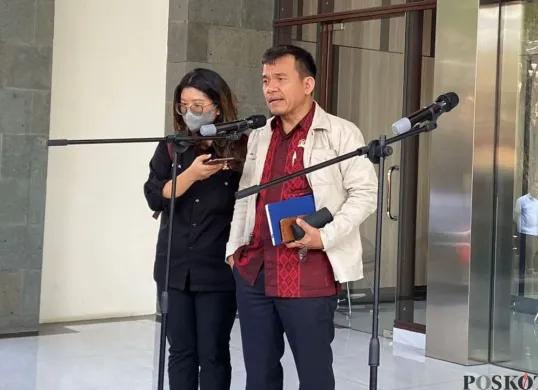 Komisioner Pemantauan dan Penyelidikan Komnas HAM, Saurlin P Siagian, saat ditemui Mabes Polri, Selasa, 2 September 2025. (Sumber: Poskota/Ali Mansur)