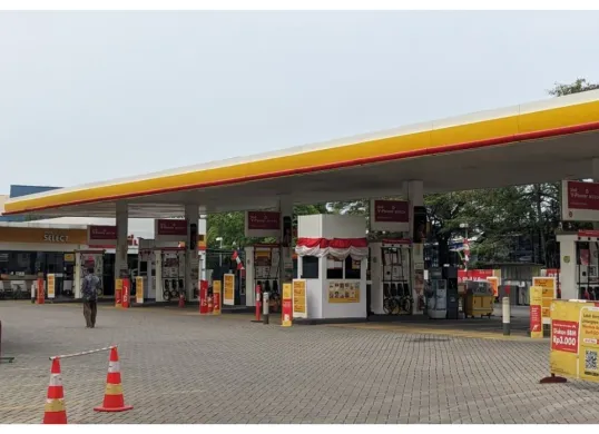 Kelangkaan bahan bakar minyak (BBM) di sejumlah SPBU swasta, khususnya Shell dan BP-AKR. (Sumber: X/@Giladiskon)