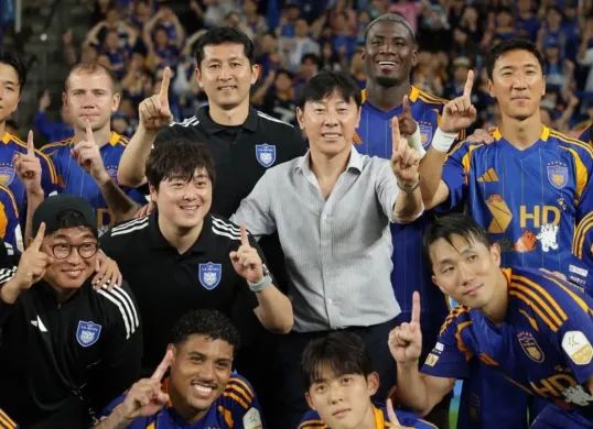 Shin Tae Yong terancam dipecat dari kursi pelatih Ulsan HD. (Sumber: Instagram/@shintaeyong7777)