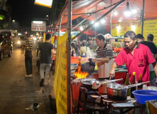 Ilustrasi, kawasan kuliner populer di Jalan Sabang, Jakarta Pusat. (Sumber: jakarta.go.id)