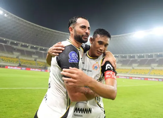 Potret pemain Persija Jakarta, Rizky Ridho (kanan) dan Jordi Amat (kiri) diprediksi absen di liga domestik, fokus Timnas Indonesia. (Sumber: Persija)