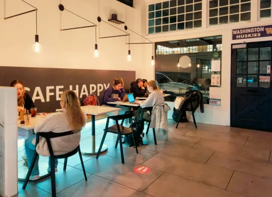 Ilustrasi-Rekomendasi 5 Tempat Work From Cafe di Depok (Sumber: Unsplash/Zoshua Colah)