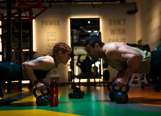 Rekomendasi 3 Channel YouTube untuk Work Out di Rumah (Sumber: Unsplash/ Akram Huseyn)