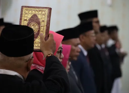 Wali Kota Bekasi, Tri Adhianto, melantik sekaligus merotasi 19 pejabat eselon II di lingkungan Pemkot Bekasi. Rotasi ini menjadi yang pertama sejak dirinya menjabat sebagai Wali Kota. Rabu, 3 September 2025. (Sumber: Pemkot Bekasi)