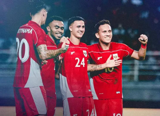 Potret Eliano Reijnders yang mengenakan nomor punggung 24 berselebrasi atas gol perdananya di Timnas Indonesia. (Sumber: X/@TimnasIndonesia)