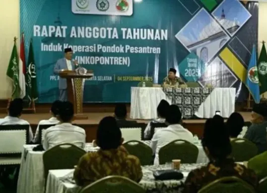 KH Marsudi Syuhud terpilih jadi ketua umum Inkopontren periode 2025-2030, target menjadi pembayar zakat terbesar. (Sumber: Istimewa)