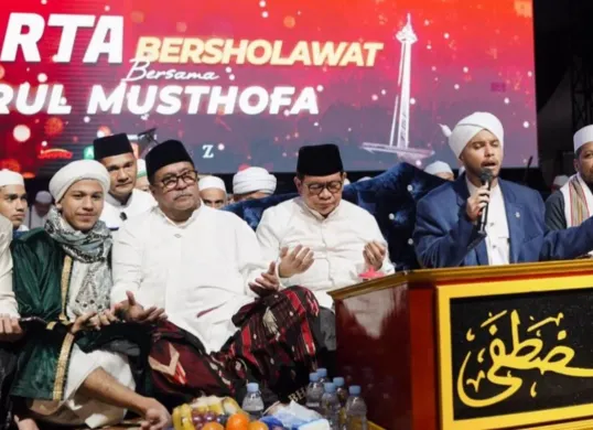 Gubernur Jakarta, Pramono Anung saat acara Maulid Nabi Muhammad SAW dengan Majelis Ta'lim Nurul Musthofa di Kawasan Monas, Sabtu, 6 September 2025. (Sumber: Dok. Kominfotik Pemprov Jakarta)