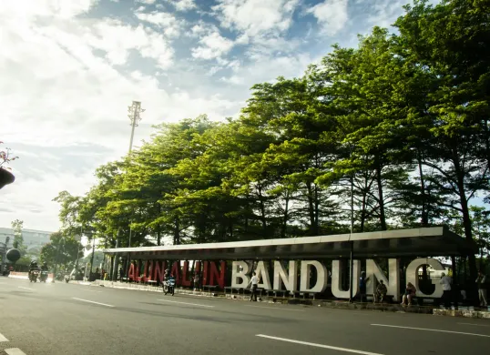 Rekomendasi 5 Kuliner di Daerah Braga Bandung (Sumber: Unsplash/Abdul Ridwan)