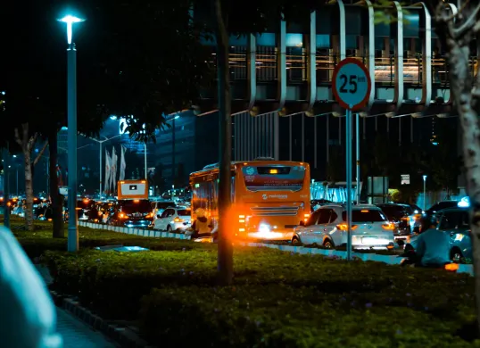 Rekomendasi 5 Jajanan Viral di DKI Jakarta (Sumber: Unsplash/Syahril Fadillah)