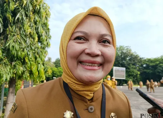 Sekretaris Dewan DPRD Kota Bekasi, Lia Erliani menegaskan pihaknya mengacu Perwal terkait besaran tunjangan rumah, Selasa, 9 September 2025. (Sumber: Poskota/Nurpini Aulia Rapika)
