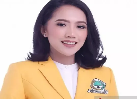 Profil Puteri Anetta Komarudin