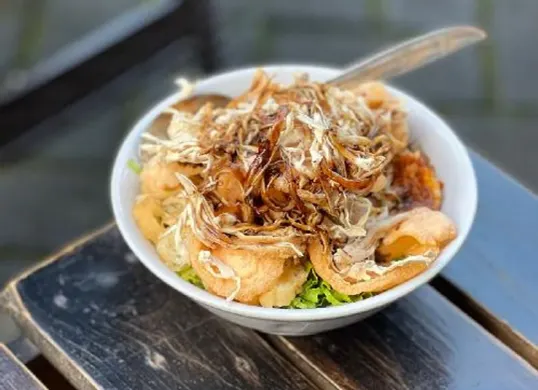 Bubur ayam paling enak di sekitar Sudirman Jakarta, lengkap dengan alamat, jam buka, keunggulan tiap tempat (Sumber: Gofood)