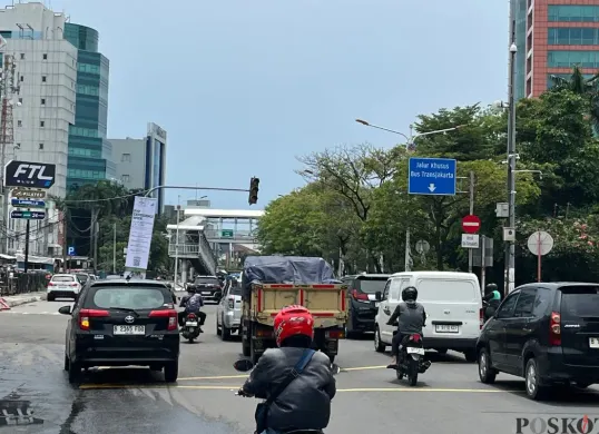 Kondisi lalu lintas di Jalan Green Garden, Kedoya Utara, Kebon Jeruk, Jakarta Barat, Kamis, 11 September 2025. (Sumber: Poskota/Pandi Ramedhan)