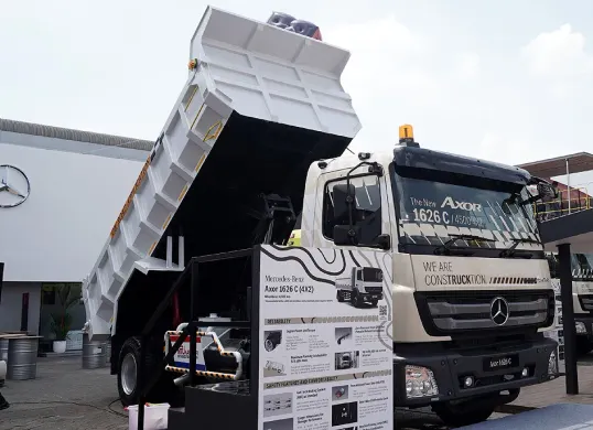 DCVI luncurkan Mercedes-Benz Axor 1626 C di Jakarta, truk baru yang difokuskan untuk proyek konstruksi dan tambang. (Sumber: Dok DCVI)