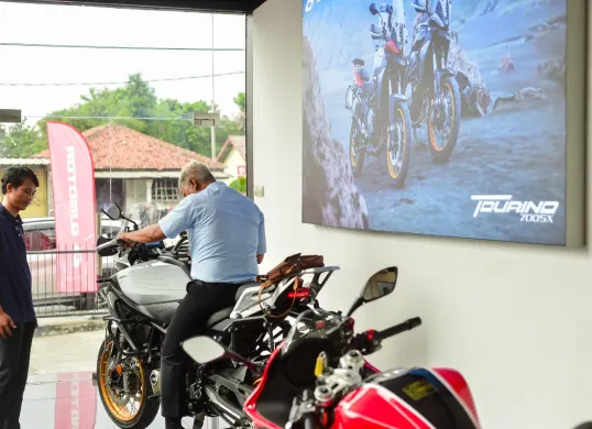 QJMOTOR buka dealer baru di Jatiasih, Kota Bekasi. Tersedia layanan penjualan, servis, dan suku cadang lengkap. (Sumber: Dok. QJMotor)