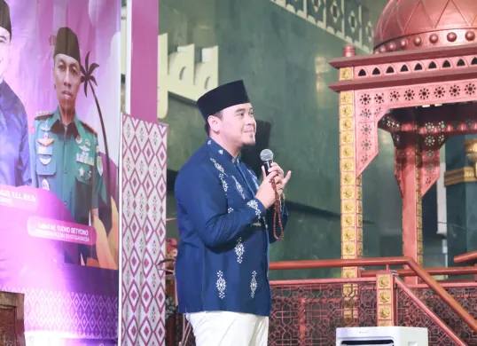 Bupati Tangerang, Moch. Maesyal Rasyid dalam peringatan Maulid Nabi di Masjid Agung Al Amjad, Sodong, Tigaraksa, Kabupaten Tangerang. (Sumber: Dok. Diskominfo Kabupaten Tangerang)