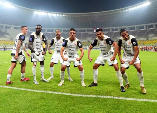 Potret pemain Persija Jakarta saat melakukan selebrasi. (Sumber: Persija)