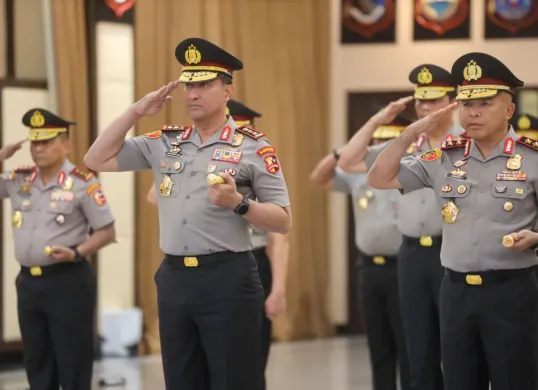 Kepala BNN RI, Suyudi Ario Seto, resmi menyandang pangkat Komisaris Jenderal Polisi (Komjen Pol) dalam Upacara Korps Raport di Rupattama Mabes Polri, Jakarta Selatan, Jumat, 12 September 2025. (Sumber: Biro Humas dan Protokol BNN)