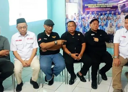 Relawan Prabowo melakukan rapat persiapan Apel Kebangsaan yang akan diselenggarakan 20 September 2025 di Padepokan Pencak Silat TMII, Jakarta. (Sumber: Istimewa)