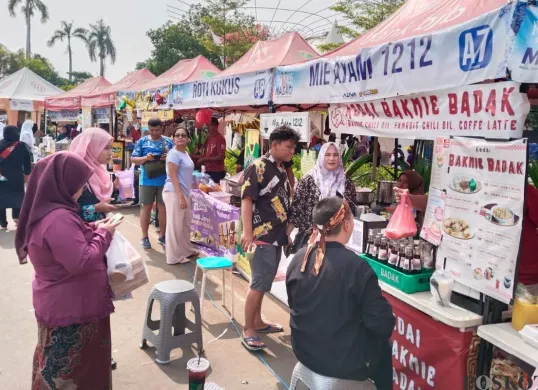 Bazar UMKM dalam peringatan HUT ke-392 Karawang, Minggu, 14 September 2025. (Sumber: Poskota/Heri Effendi)