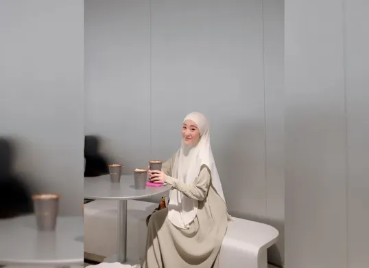 Foto suami Larissa Chou hilang dari medsos dan disebut mirip kasus Tasya Farasya (Sumber: Instagram/@larissachou)