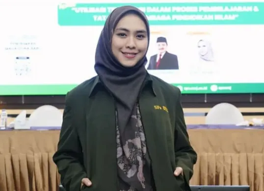 Oki Setiana Dewi menjadi dosen tetap di UMJ. (Sumber: Instagram/@okisetianadewi)