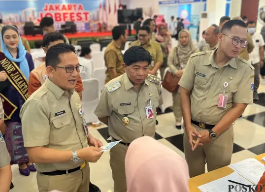 Kegiatan Jobfair atau bursa kerja di GOR Cengkareng, Jakarta Barat, Selasa, 16 September 2025. (Sumber: Poskota/Pandi Ramedhan)